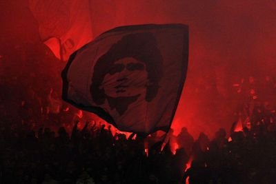 Cuenta dedicada al cambio de pegatas o material ultra preferiblemente de grupos antifas o apolíticos, 100% fiables.