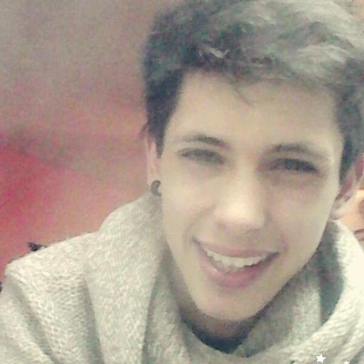 Seguime y te sigo :) Tengo 17 soy bisexual, buena onda, divertido.... Face x msj directo ;)