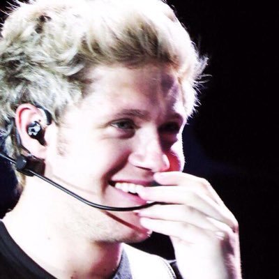 Hey beautiful! Follow @posezain , please? Hope you have a good day