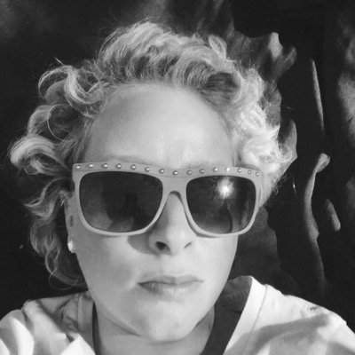 MorgenAlexis's profile picture. And I will say that we should take a moment and hold it And keep it frozen and know that life has a hopeful undertone 🌼