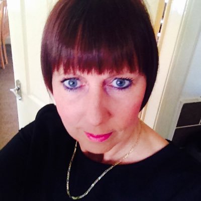 lynda_meikle's profile picture. 