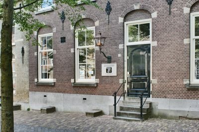 Historisch Documentatie- en Kenniscentrum,
Hof 15
3311 XG Dordrecht