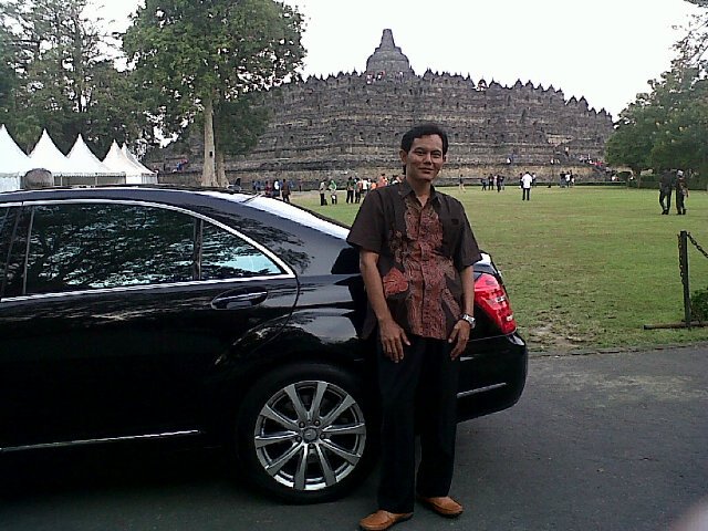ℳelαyαni sewα mobil di jogjα & sekitαrnyα | pαket wisαtα | berbαgαi mobil pilihαn | hub : 081904098000 pin BB 5B46524A | emαil : shodiq_αbey@yahoo.co.id