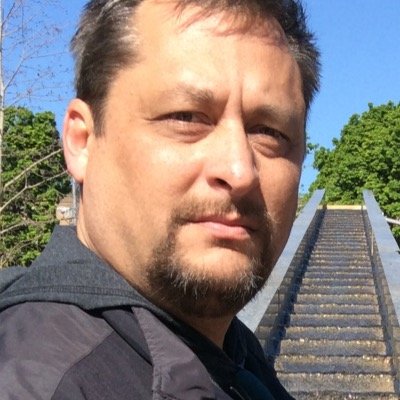 Nerd. Dad. Gamer. Portland-based digital product manager. Tweets about tech, music, random quips and walruses.