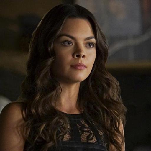 _NoraRPG's profile picture. Hérétique ~ Mi vampire Mi sorcière ~ Amoureuse de Mary Louise ♡