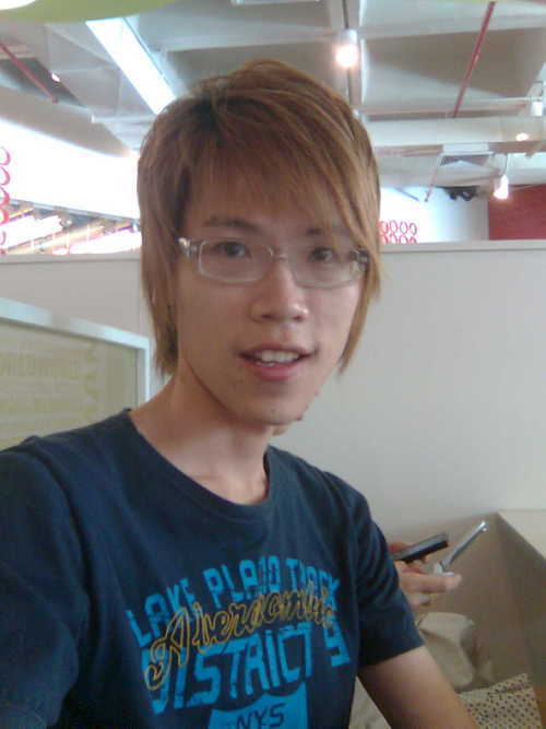 WhiteKnightSan's profile picture. 