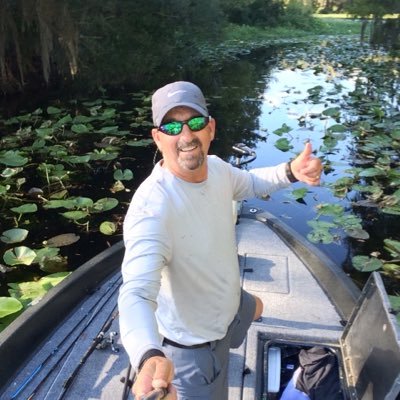 dely030's profile picture. 