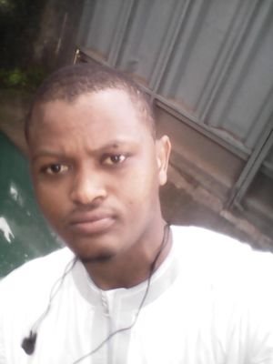 je m'appelle alpha amadou Diallo je suis guinéen ,né a Conakry capital de la guinée je domicile à wanindara et je suis étudiant a unic c'est dans lambayi