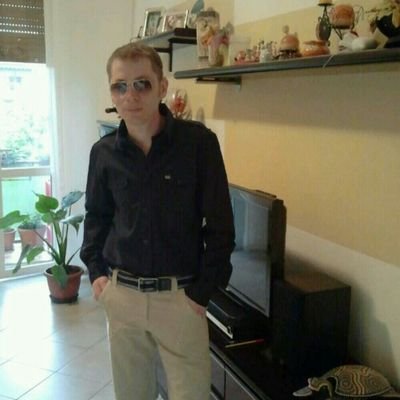 LelloEsposito68's profile picture. 