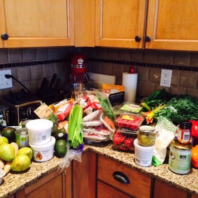 We are a personalized home cooked meal service in Vancouver, BC. Nutritionists creating organic home cooked meals right in your kitchen.