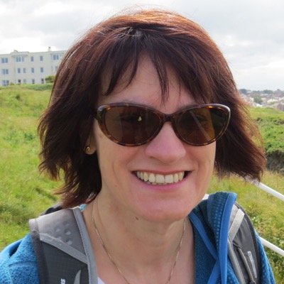 lynnandros's profile picture. 