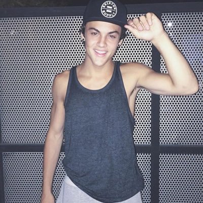 Dolan twins ~(•_•*)~