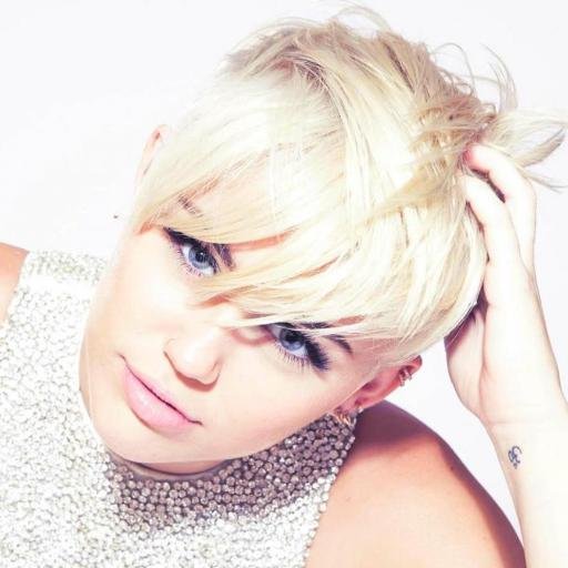 yamalicubero's profile picture. Ríete, ódiame, habla mal de mi… Que después de todo, yo se que te revienta verme feliz..