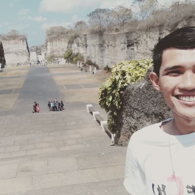 christ_chio's profile picture. Lahir BONE, Keturunan JAWA, Mata SIPIT,  Kulit Putih, KTP Bulukumba, tinggal di JKT.