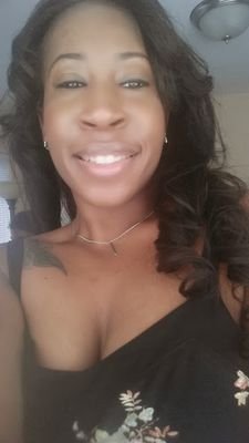 2Luv_Nee's profile picture. 