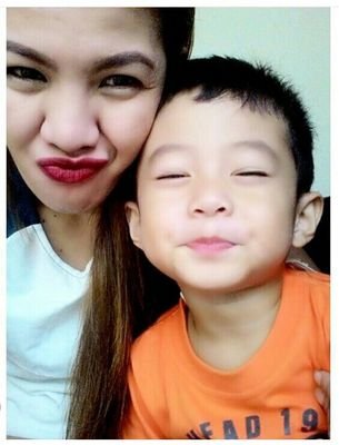 A teacher and A mom with all my heart!!                                                    I still remember the days I prayed for the things I have now☺