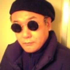 17歳当時、外国で銃を向けられた経験あり。 嫌いなものは差別と制御。 好きなものは動物(特に鮫と蜘蛛)、プログレ、押井守、ティム・バートン、GIGER、仮面ライダー、老子、月蝕歌劇団。 手話検定に挑戦中。
出張カイロプラクティック整体師。兼業軽貨物フリーランス。
