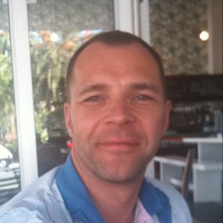 olili's profile picture. no bio! more like a robot 😉