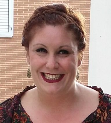 «De todo lo que quiero, tu eres lo que mas me apasiona»
«Quitate esa coraza y muestrame tu mejor sonrisa»