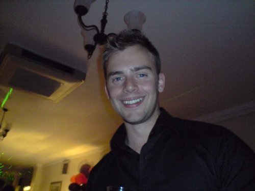 mobileshadbolt's profile picture. Creative chap working in mobile & digital. All about innovative mobile/digital products & campaigns. Keen on English puddings