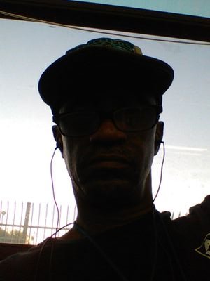 JrCurlie's profile picture. Not your Idiosyncrasies