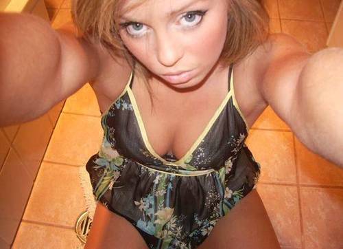 dynamothemagic's profile picture. Hi, my name is Polly and I am just crackers about magic!