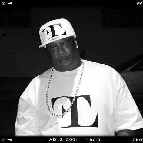 Kadonia has been developing his recording artist ''Da Bloc,Duv mac & G-bone,United We ,and Fella brown and US faultline Productionz company“Team Fault-line”Ent