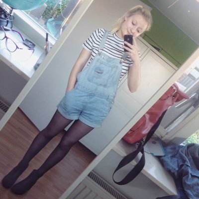 unicxrnball's profile picture. i hugged levi jones and tristan evans wbu