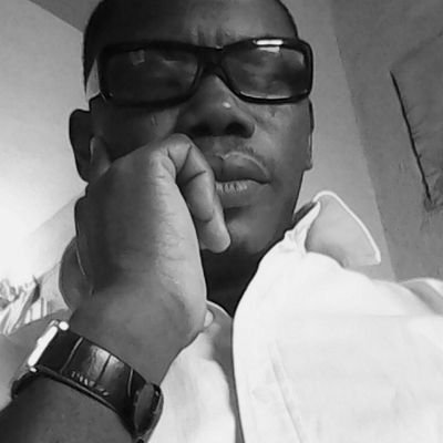 OlatundeOtunba's profile picture. Head at double xclusive prints