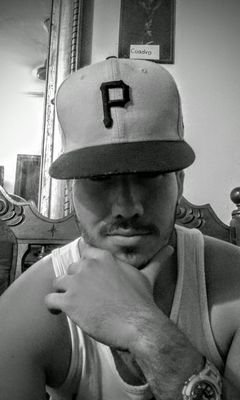 jisuzazueta's profile picture. look me eyes and tell me what you really feel...