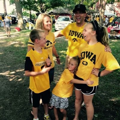 Husband, Father of three wonderful children
Diehard Hawkeye, Cubs, Bulls and 49ers fan