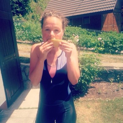 TessaLinssen's profile picture. Mama van kleine Jippe. Triatlete. MarCom manager @JCFoundation. Loves sport & healthy food.