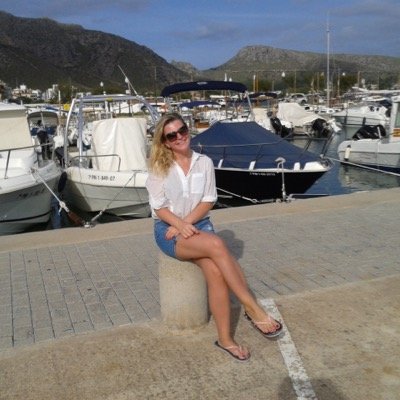 KatieHill1990's profile picture. 