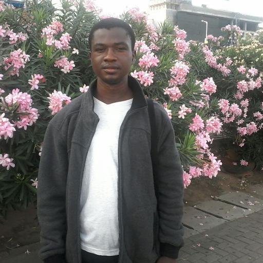 emmlbarnor's profile picture. atheletic