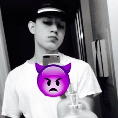 Facebook: Kevin figueroa Instagram: _Kevin_figueroa Snap chat: Kevinfigueroa10
