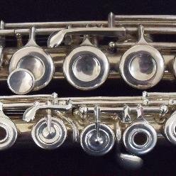 Flute choir from Sheffield, South Yorkshire, playing classical, jazz and modern repertoire for flutes, piccolos, alto and bass flutes.