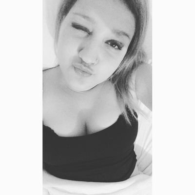 criisvicelli's profile picture. Quem se descreve se limita, apenas sorria bonito e deixe os outros quererem descobrir qual é o segredo que faz você rir.