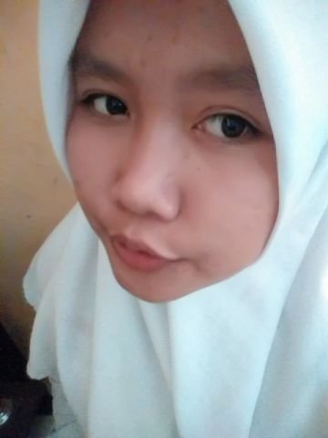 KhuznulQotimah's profile picture. Cuek _ Jujur