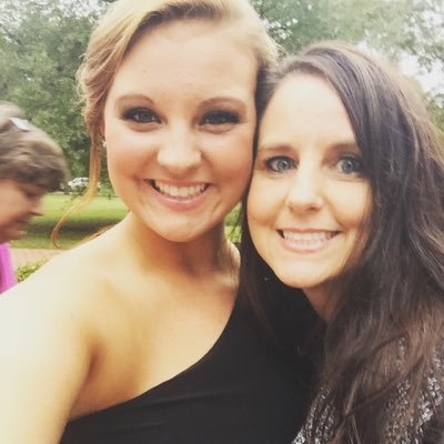 478vettech's profile picture. Love life, reading, the beach, a glass of wine, and music.