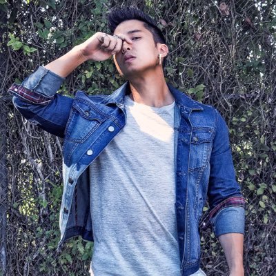 Barber. Photographer. Editor. Fashion. Fitness Believer of Individualism.