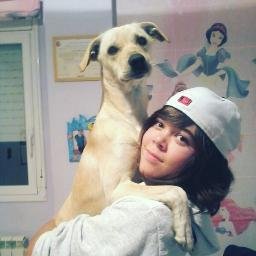 Mini YouTuber que le encanta grabar videos editarlos... tengo 2 canales 1 de juegos y otro de vlogs suscribete