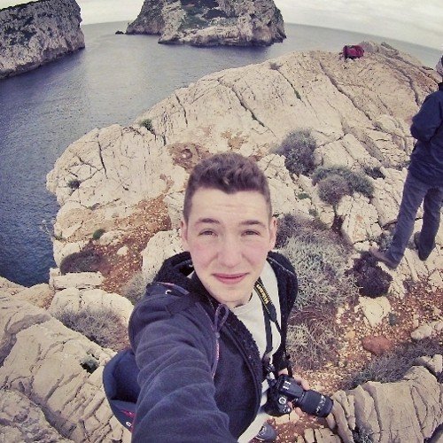 GuillotMatt's profile picture. Seventeen, I love photography and writing, animals and good food