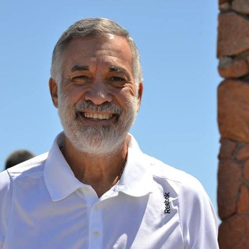 Ingeniero/Escritor/ ProfesorUniversitario/
Tenista aficionado