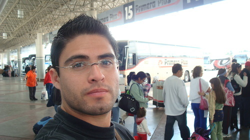 Soy médico y me especializo en psiquiatría. Me gusta la literatura (el arte en general) y la política. Disfruto escribiendo ensayos sobre lo que me interesa.