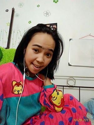 sekeras apapun kisah dalam kehidupan
asal kita saling berpegangan hal buruk tak akan pernah terbayangkan untuk di masa depan,tetap lah di sisi ku,jangan pergi!!