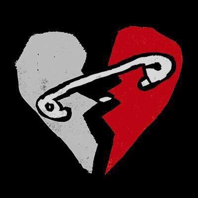 GO SUPPORT @WHATSMYLINEBAND AND GET THEM ON @HIORHEYRECORDS WITH @5SOS ! #5SOSSIGNWHATSMYLINEBAND TWEET THIS TAG