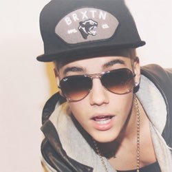 Justin Bieber fans follow!!Retweets from Justin Bieber daily! follow to keep us going aim: @justinbieber to follow us!!