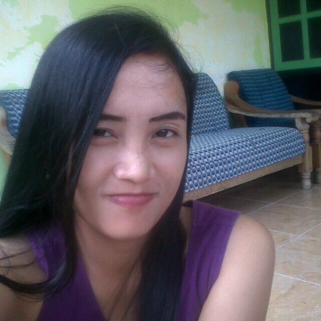 indri_riyhanz's profile picture. 