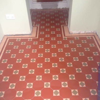 Strouds Leading Tile Centre, Your local Cotswold Expert On Kitchen, Bathroom, conservatories, walls and floors, supplied and fitted