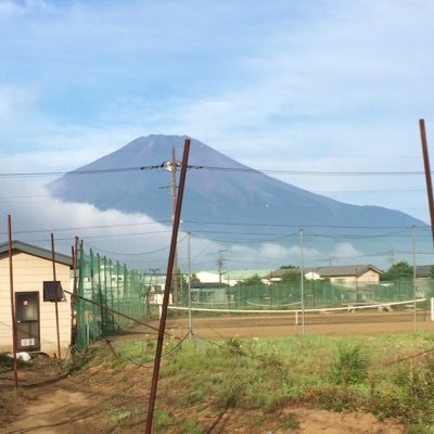 田園都市線沿線を主な活動場所として、ソフトテニスを楽しんでいます。 試合実績は川崎市大会優勝など、まぁまぁな成績を収めています。               入りたい方がいらっしゃいましたら、DMもしくはリプでお願い致します。